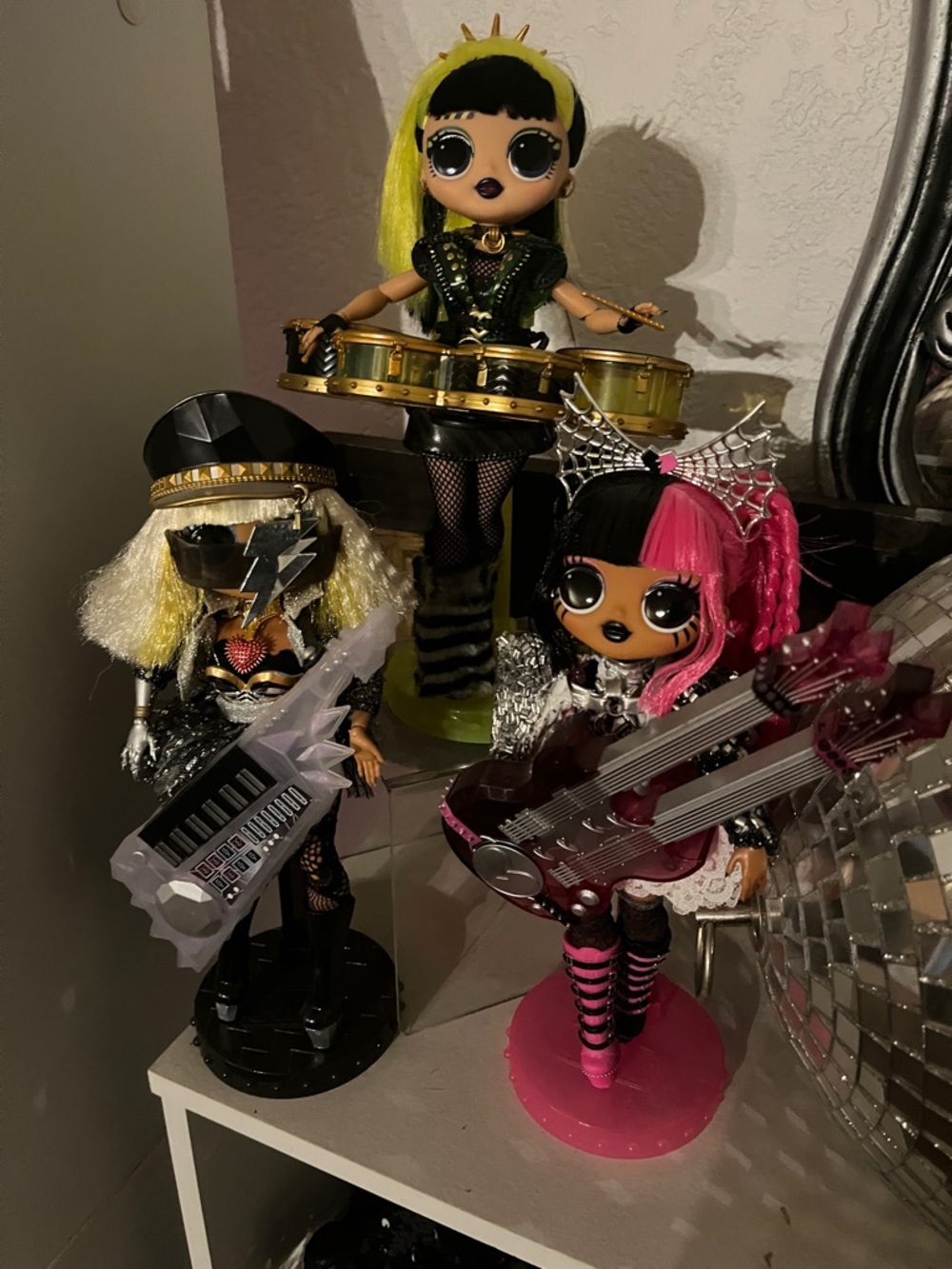 L.O.L. Surprise! Rock Band Doll Set - Black, Pink, Yellow, Silver